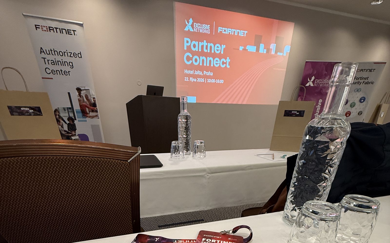 Sál akce Fortinet Partner Connect v hotelu Jalta v Praze